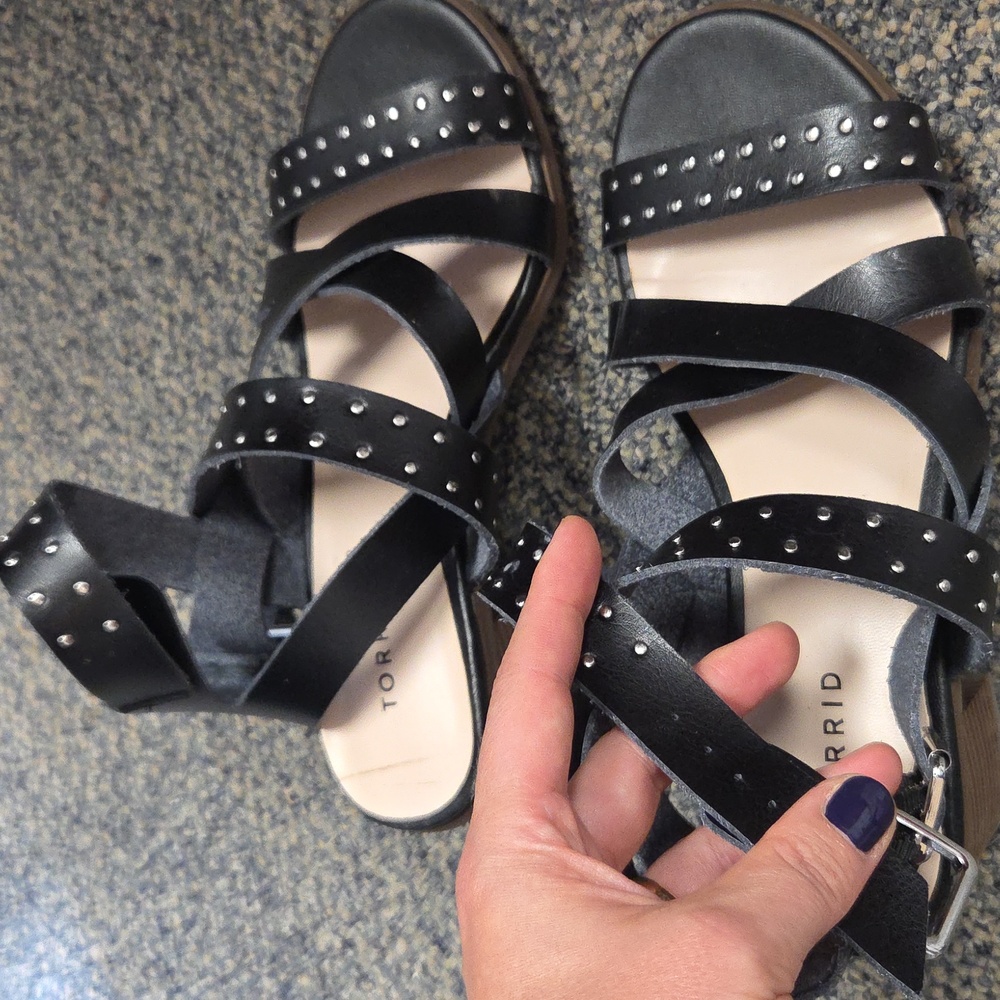 Torrid Black Strappy Sandals 9w Wide Shoes